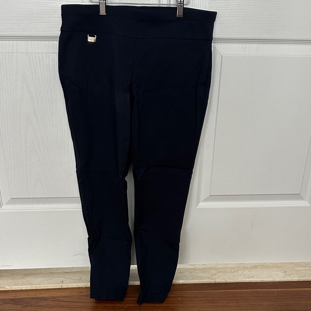 Elegant navy stretchy pants with gold Logo
